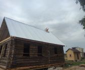 Кровельные работы под ключ с врезкой потолочных балок и настилом полов